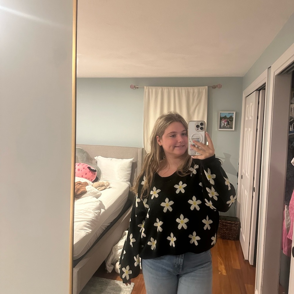 Daisy sweater